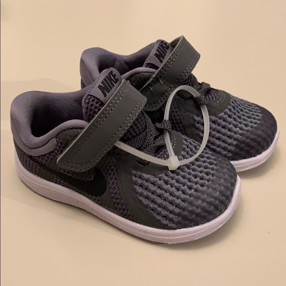 Toddler Nike sneakers size 5